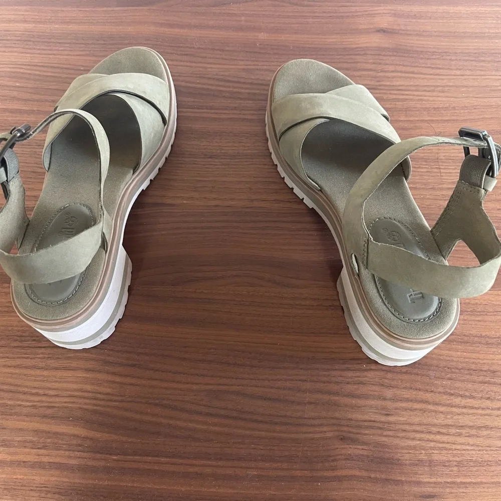 Timberland Women's Olive Green Sandals - Picture 5 of 8